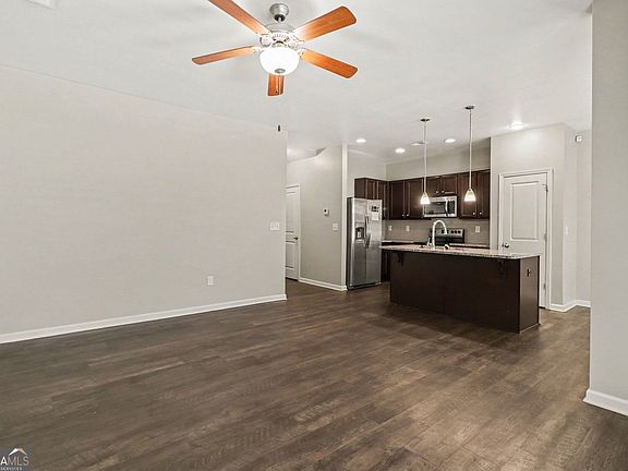 4th image of 165 Southwind Cir