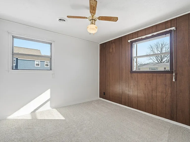 3821 Oakland Rd NE — Photo 6