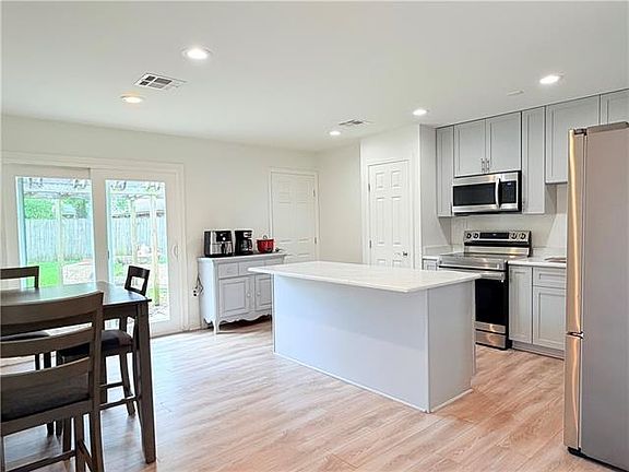 5th image of 1912 Concord Rd