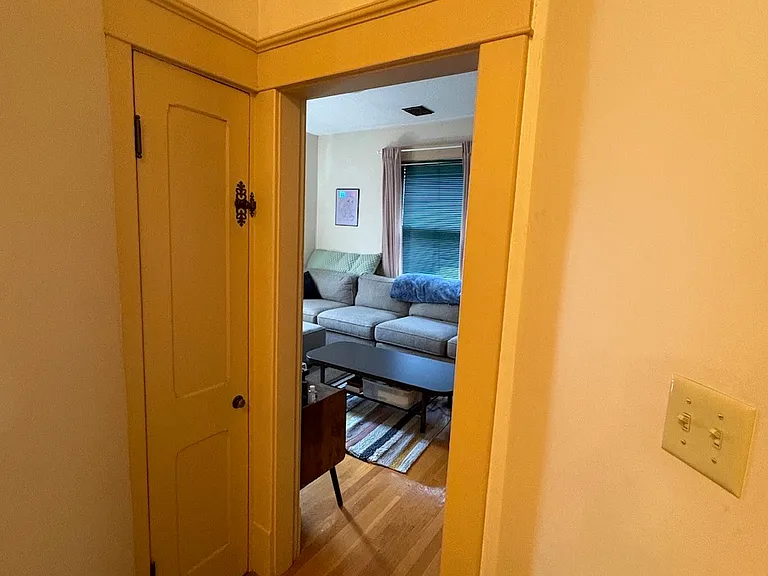 412 W 10th St #3 — Photo 14