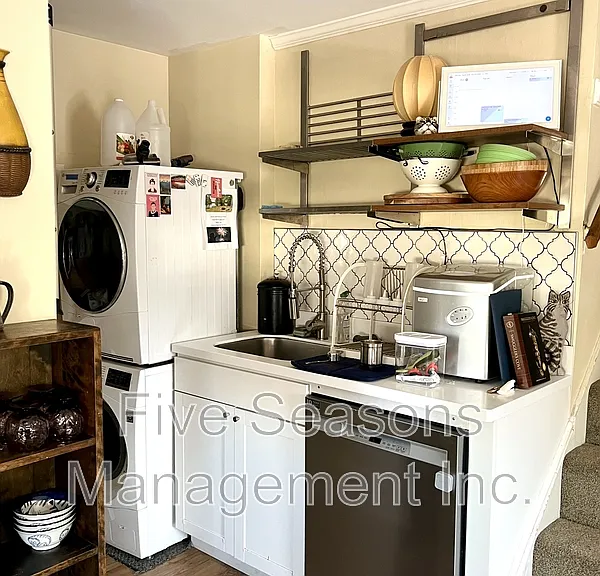 21 Lafayette Pl #4 — Photo 7