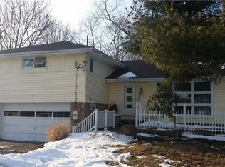 200 E Eberly Dr, Smithville, OH 44677