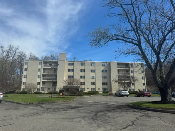 300 Park Terrace Dr APT 322, Stoneham, MA 02180