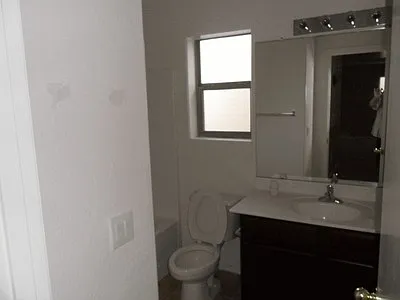 3 beds, 1,938 sqft — Photo 4