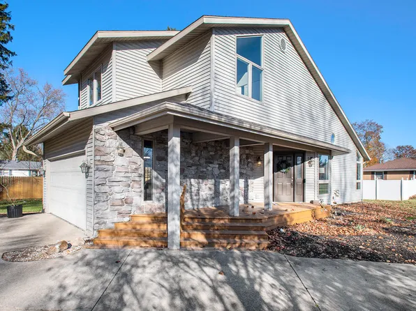 28850 Fairlane Dr, Dowagiac, MI 49047