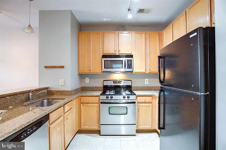 2665 Prosperity Ave #403 — Photo 20