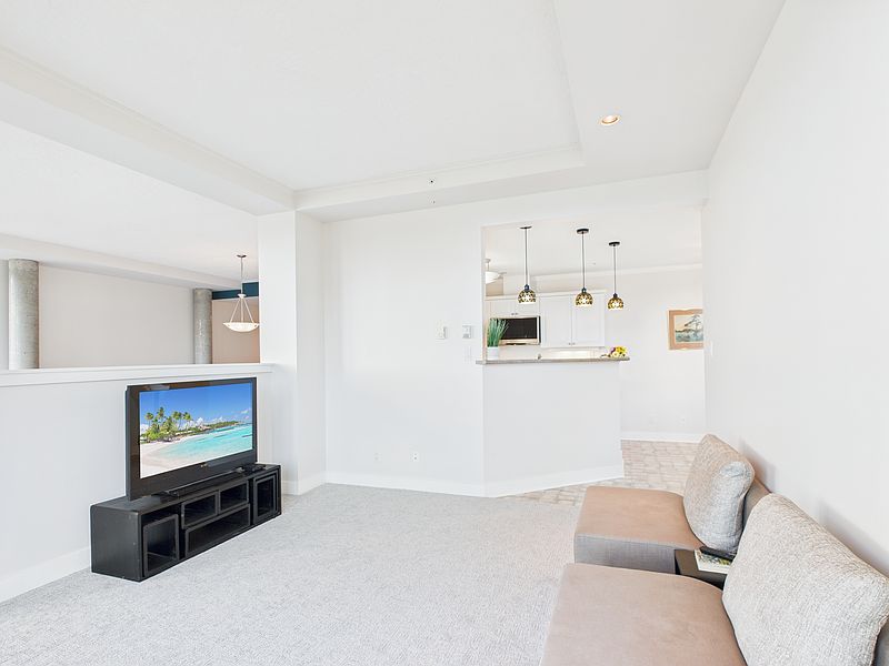 Saanich Apartment for rent - 2 Bedrooms — photo 19