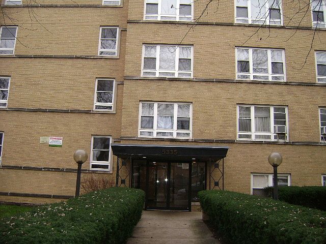 1st image of 5335 N California Ave #209