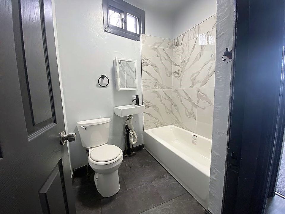 one-bedroom apartment in Brighton Heights
