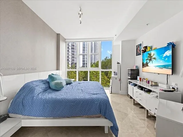 18201 Collins Ave #601A — Photo 16