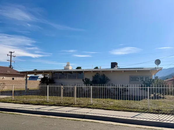 393 W Palm Vista Dr, Palm Springs, CA 92262