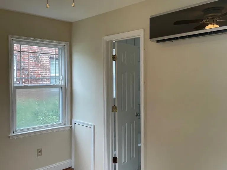 716 N Monroe street — Photo 10