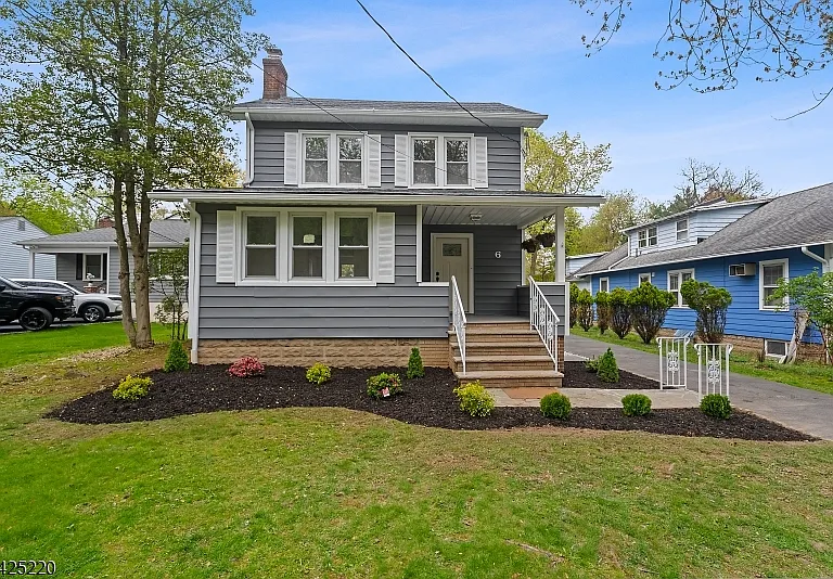 6 Dawes Ave — Photo 1