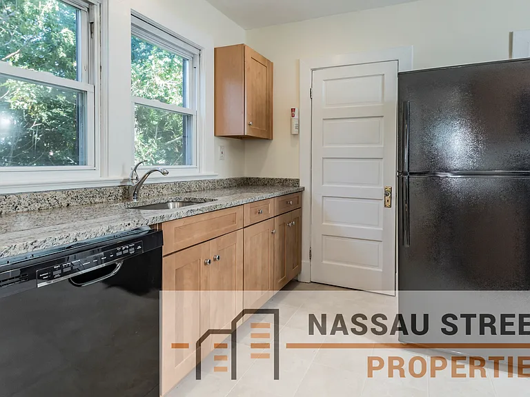 75 S Harrison St — Photo 13