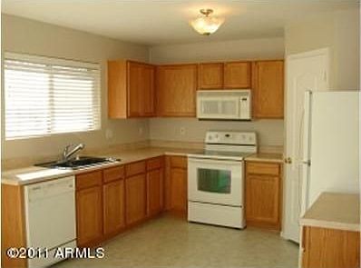 5th image of 2957 W Belle Ave