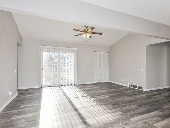 3rd image of 1850 Arundel Dr