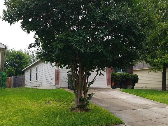 3rd image of 914 Magnolia Hl