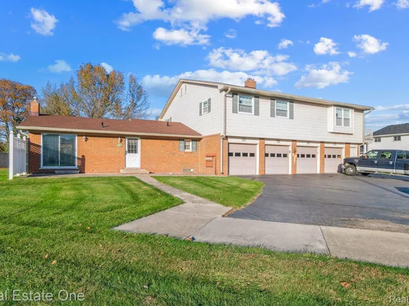 30363 Windsor #25, Gibraltar, MI 48173