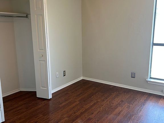 4th image of 1003 Thousand Oaks Blvd