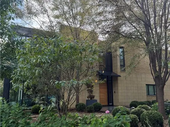 815 W 52nd St, Kansas City, MO 64112