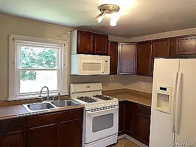 3 bed, $2,750 — Photo 4