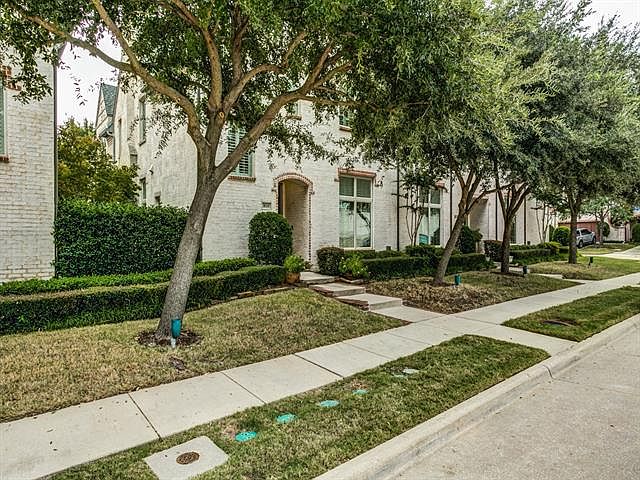 1st image of 810 Thornbury Way