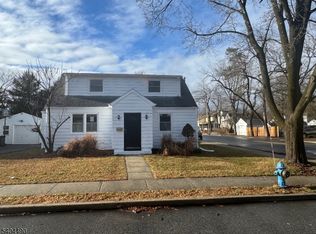 11 Van Dam Ave, Bloomingdale Boro, NJ 07403