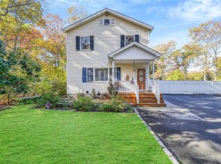 4 Quail Rd, Rocky Point, NY 11778