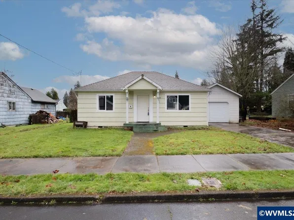 735 7th Ave, Sweet Home, OR 97386