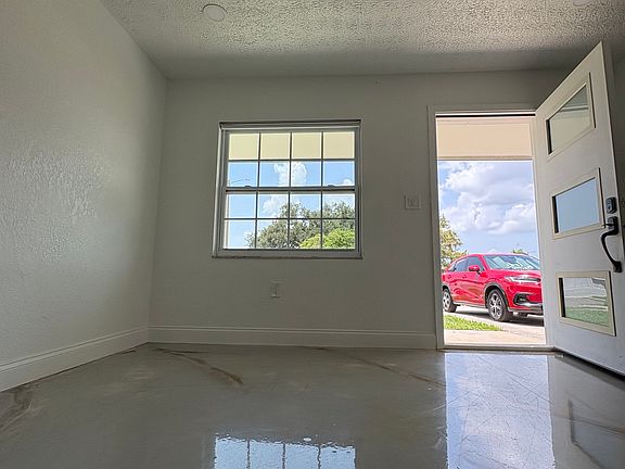 3rd image of 6501 Sawyer Ct