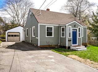 32 Longfellow Drive, Cape Elizabeth, ME 04107
