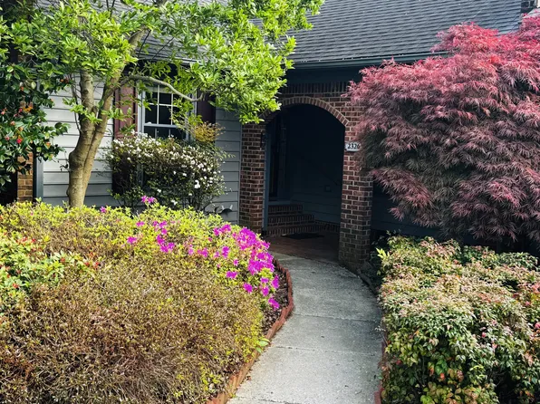 2326 Brandt Village Rd, Greensboro, NC 27455