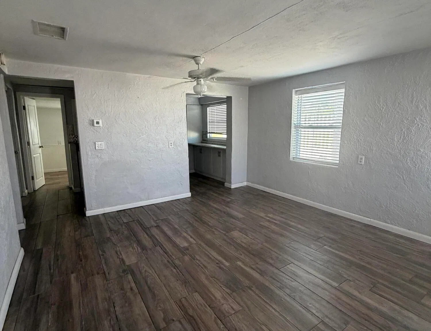 2 bed, 1.0 bath, 200 sqft, $2,000 — Photo 4
