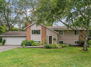 7760 Heritage Rd, Eden Prairie, MN 55346