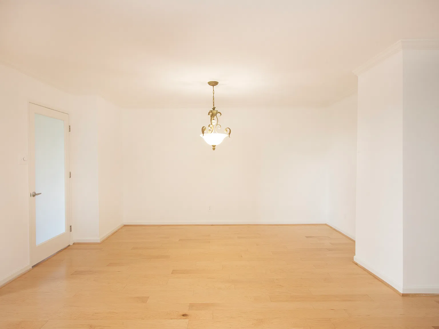 2 bed, 1403 sqft, $3,200 — Photo 3