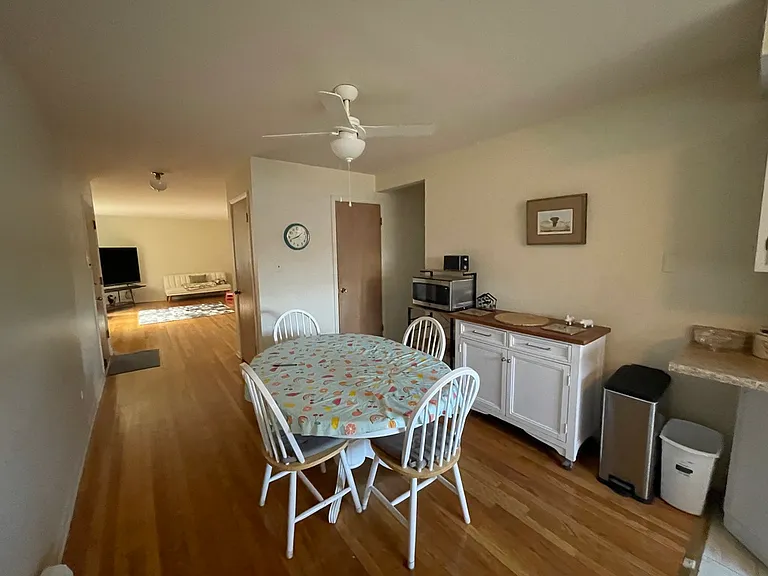 1118 Greenleaf Ave #G — Photo 3