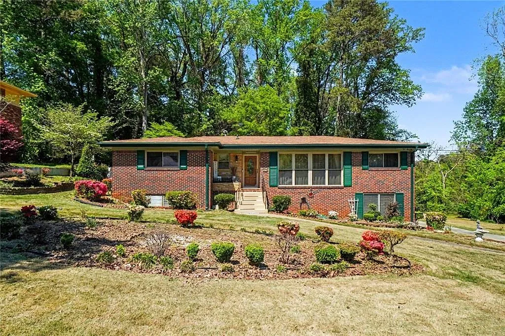 Woodhill Ln, Atlanta — Photo 2