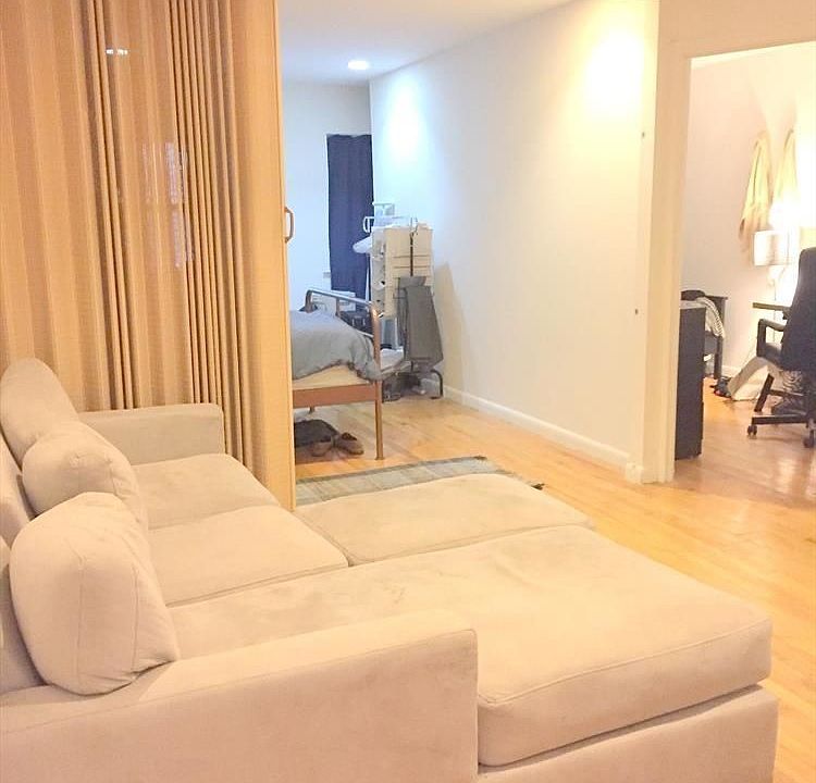 1st image of 129 E 47th St APT 4B