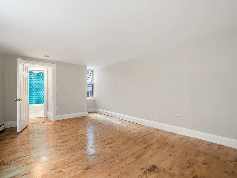 251 Bunker Hill St #2 — Photo 17