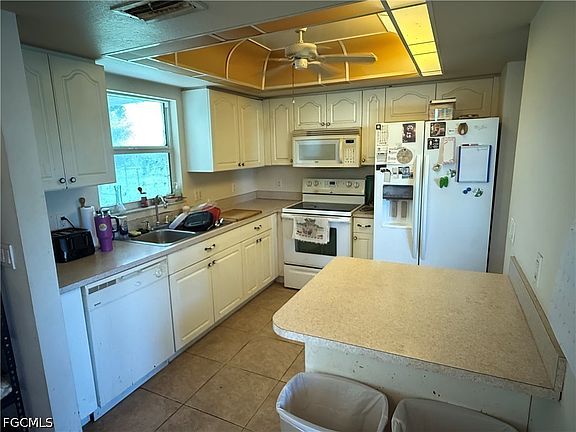 5th image of 827 NE 17th Ter