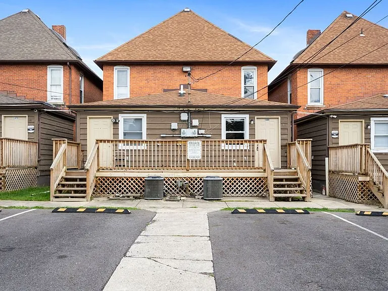 1369 Indianola Ave — Photo 34