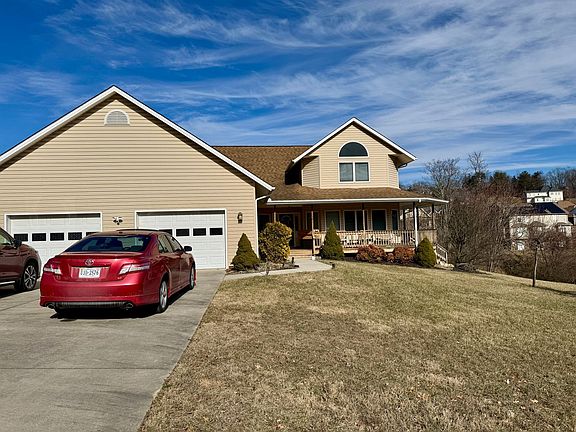 4th image of 601 Leisure Ln
