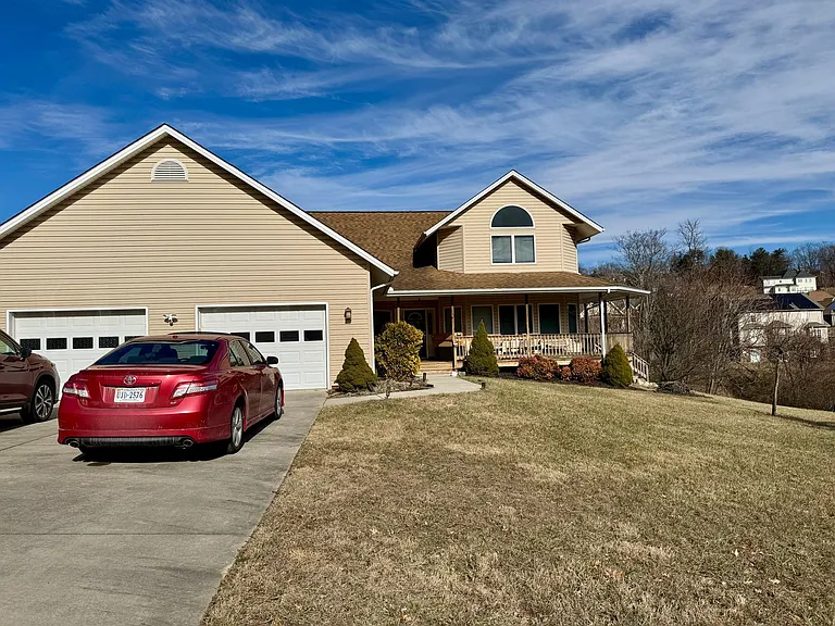 601 Leisure Ln — Photo 4