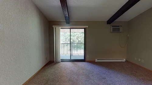 Exceptional East 1BR! Vaulted ceiling, private patio and large walk in closets! at Eken Park Neig... — Photo 2