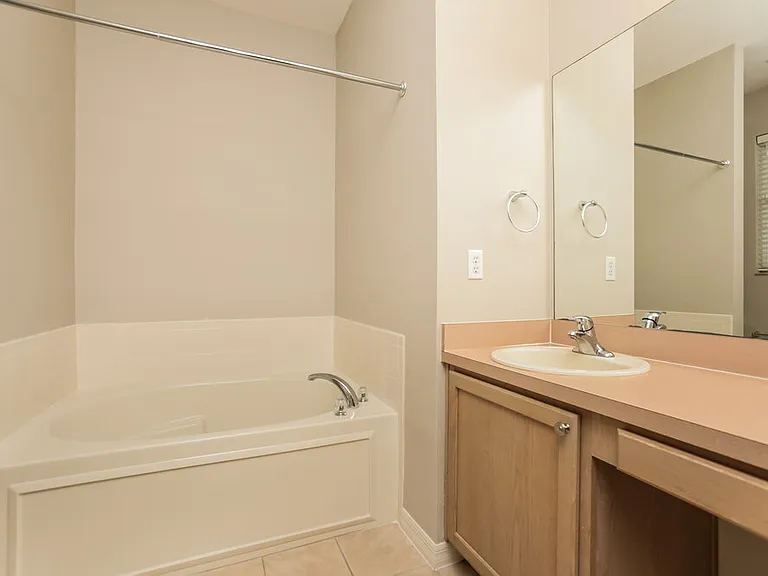 233 Bluff Pass Dr — Photo 11