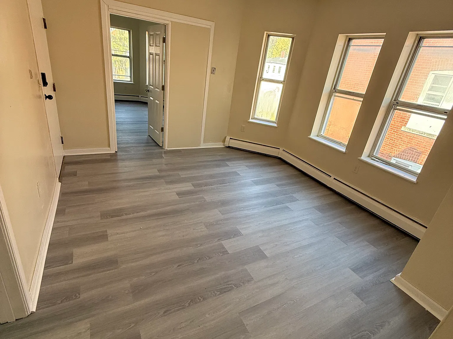 4 bed, $2,200 — Photo 3