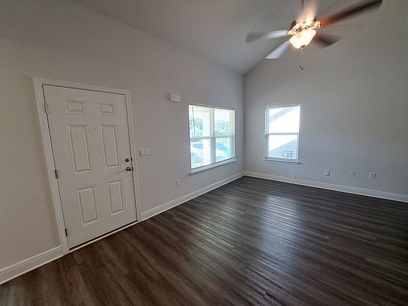 3rd image of 6199 Cardinal Cove Ln