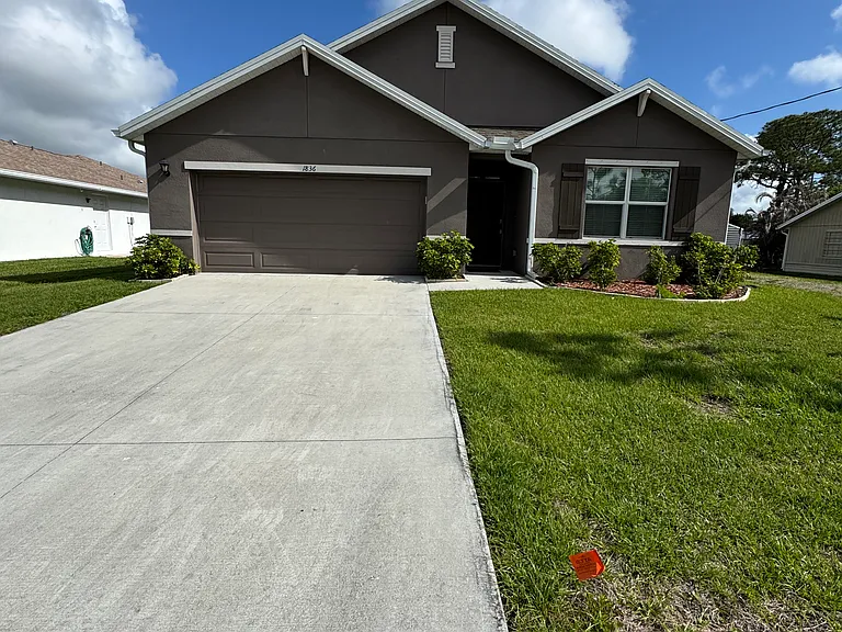 1836 Barber St — Photo 1