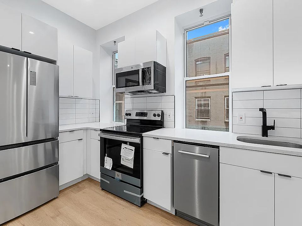 1st image of 155 Rivington St APT 4