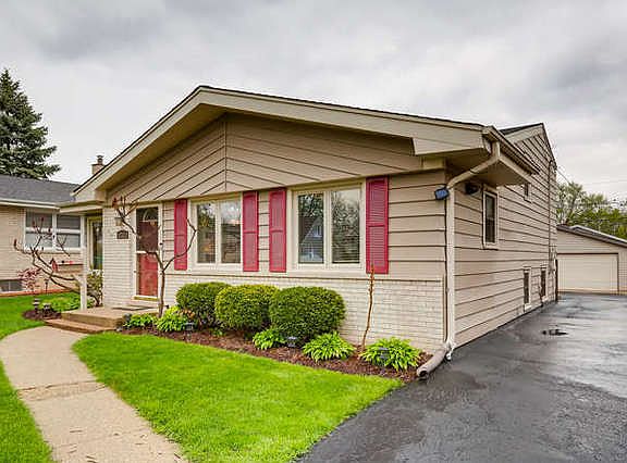 2nd image of 241 N Craig Pl